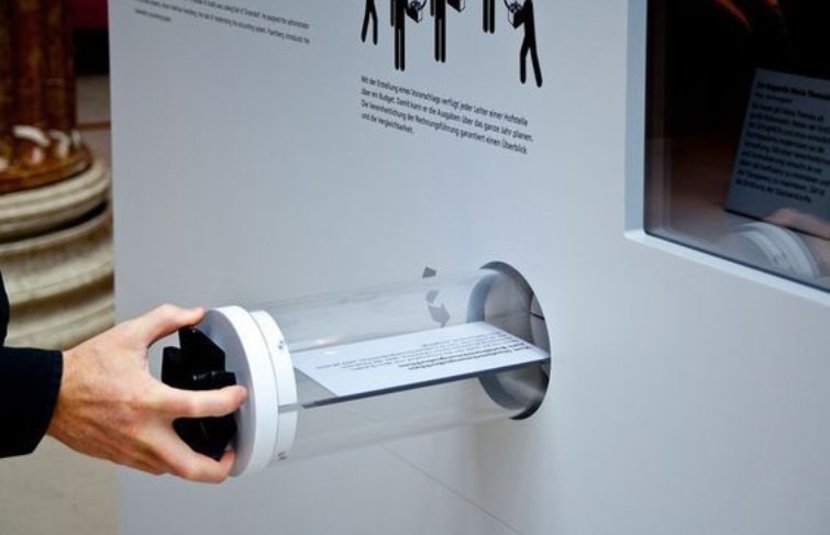 互動抽屜查詢裝置